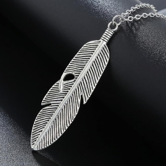 ✨NWT ✨Minimal Feather Statement Silver Necklace✨ Handmade ✨Artisan✨ G… - Picture 1 of 6